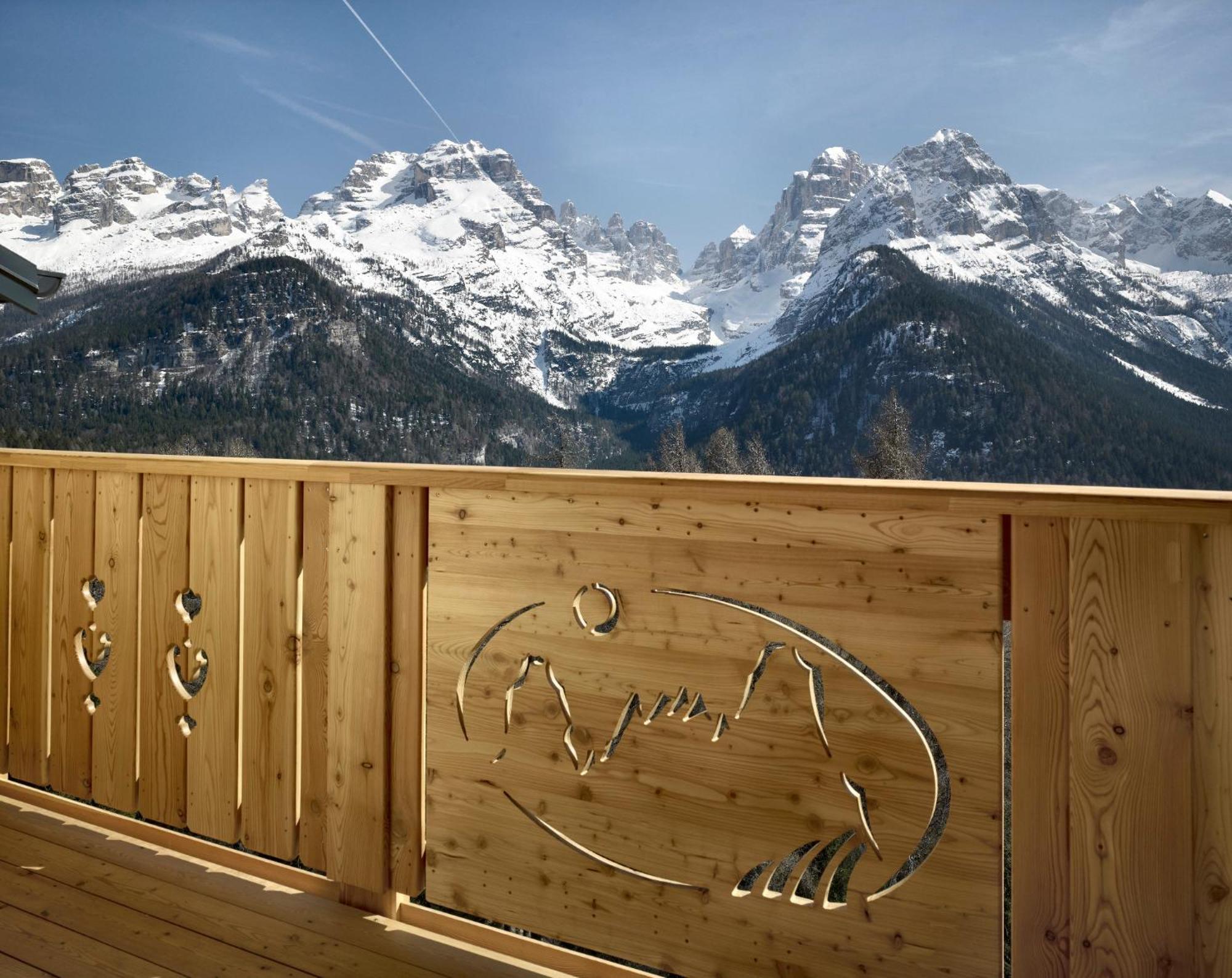 Large Double or Twin Room with Mountain View